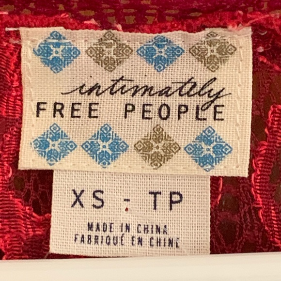 New Free People Intimately XS Lace Shrug w/buttons - Picture 6 of 8